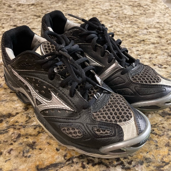 Mizuno Wave Tornado 6 XG VS-1 Black Volleyball Court Shoes, Size 9.5 - Picture 8 of 12
